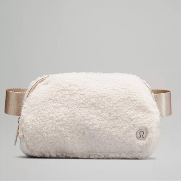 lululemon athletica Handbags - NWT Lululemon Everywhere Belt Bag Fleece Natural Ivory/Trench